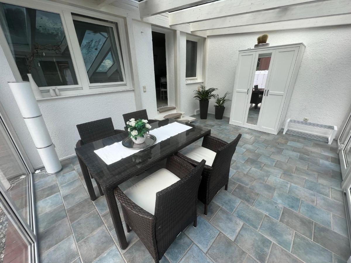Familienfreundliche Ferienwohnung Mit Wintergarten Badow Exterior foto