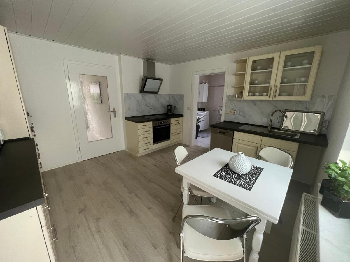 Familienfreundliche Ferienwohnung Mit Wintergarten Badow Exterior foto