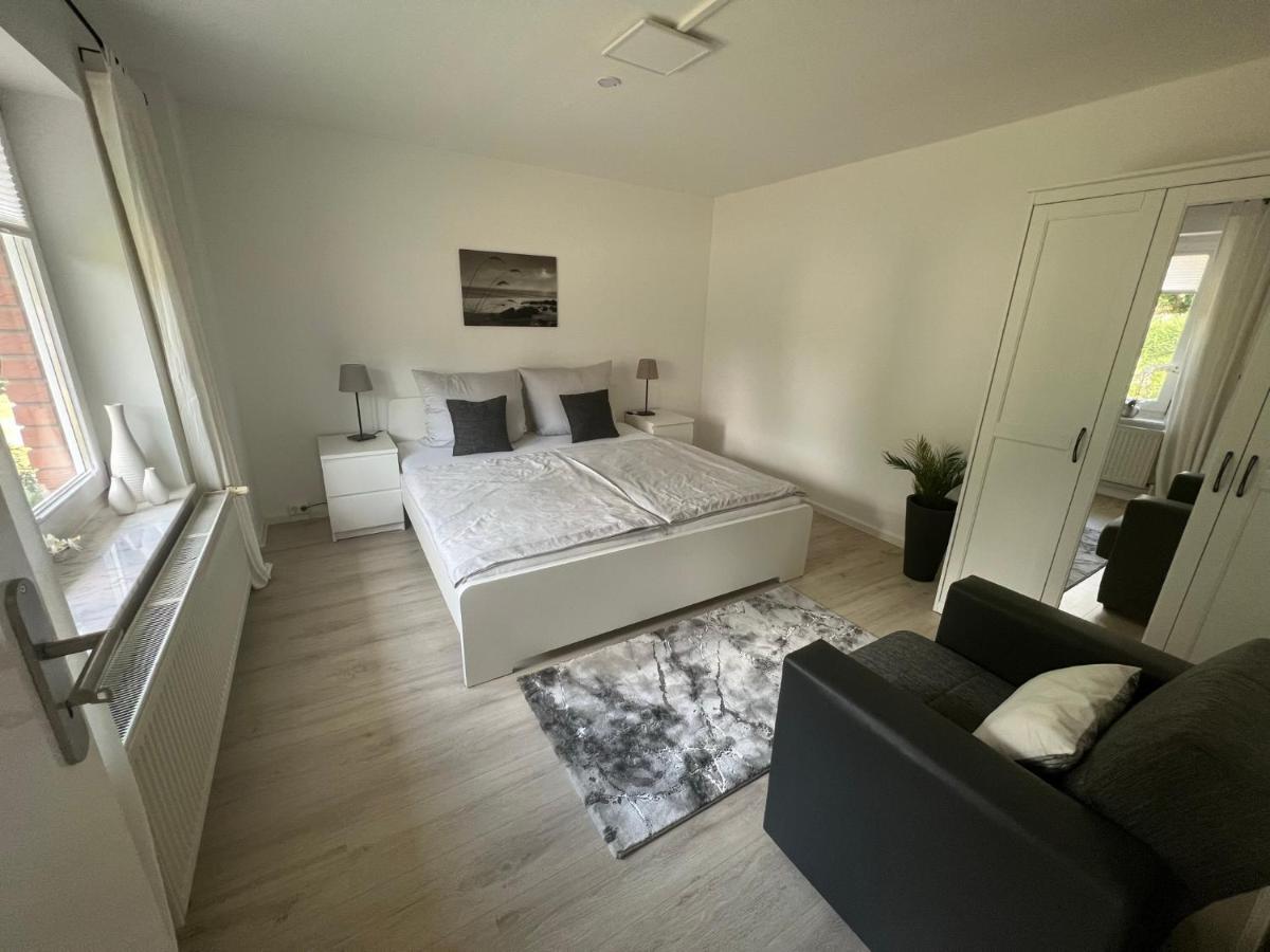 Familienfreundliche Ferienwohnung Mit Wintergarten Badow Exterior foto